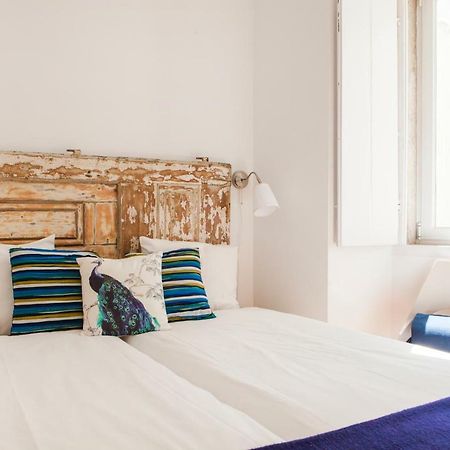 Cozy 1St Floor Flat Central Chiado District With Balconies And Ac 19Th Century Building Lisboa Kültér fotó