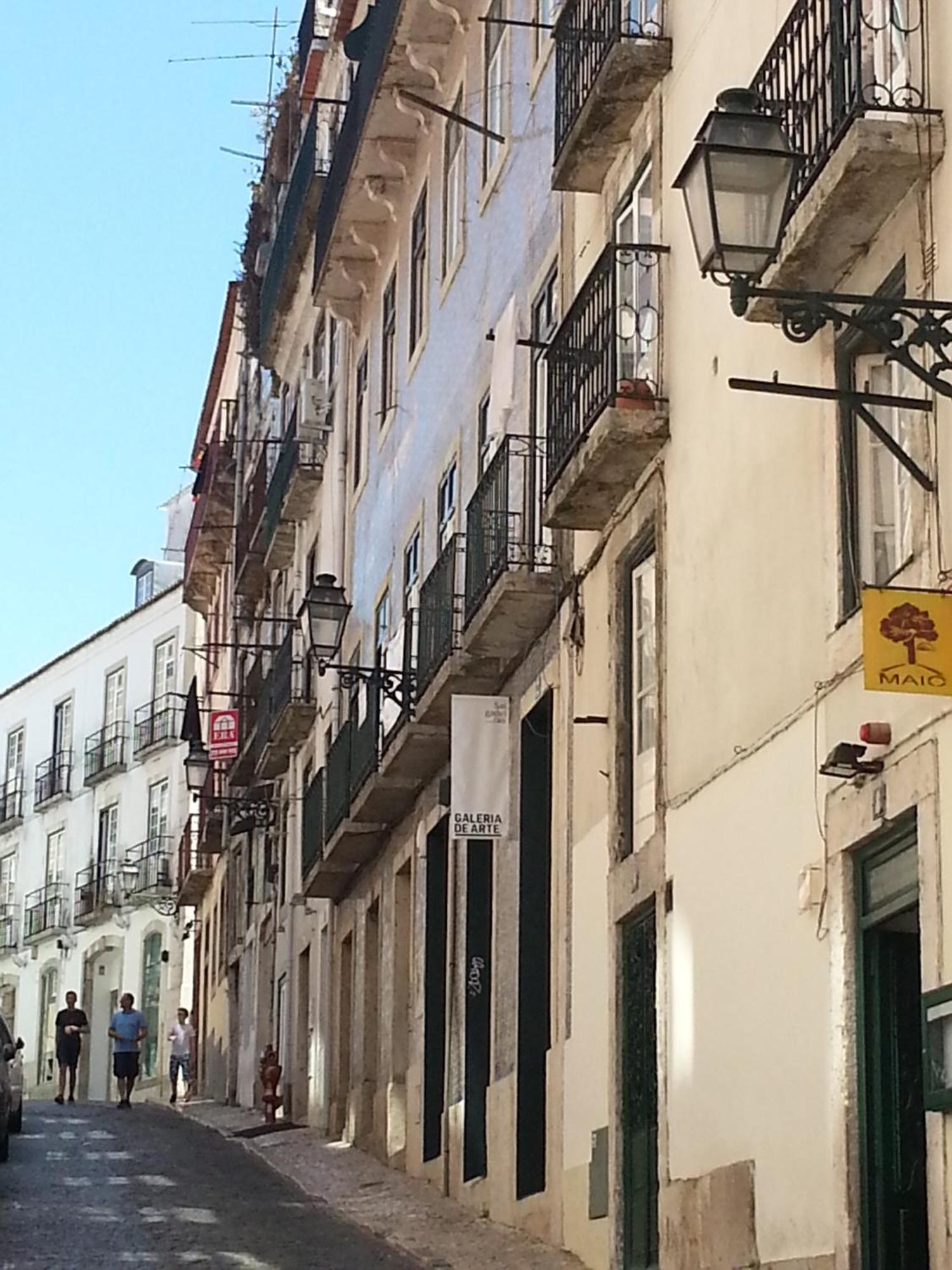 Cozy 1St Floor Flat Central Chiado District With Balconies And Ac 19Th Century Building Lisboa Kültér fotó