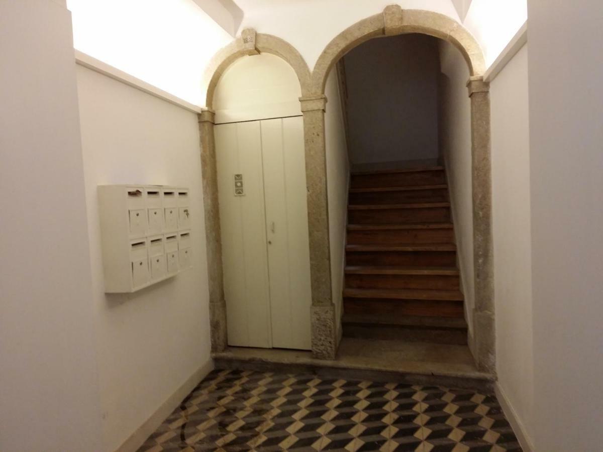 Cozy 1St Floor Flat Central Chiado District With Balconies And Ac 19Th Century Building Lisboa Kültér fotó