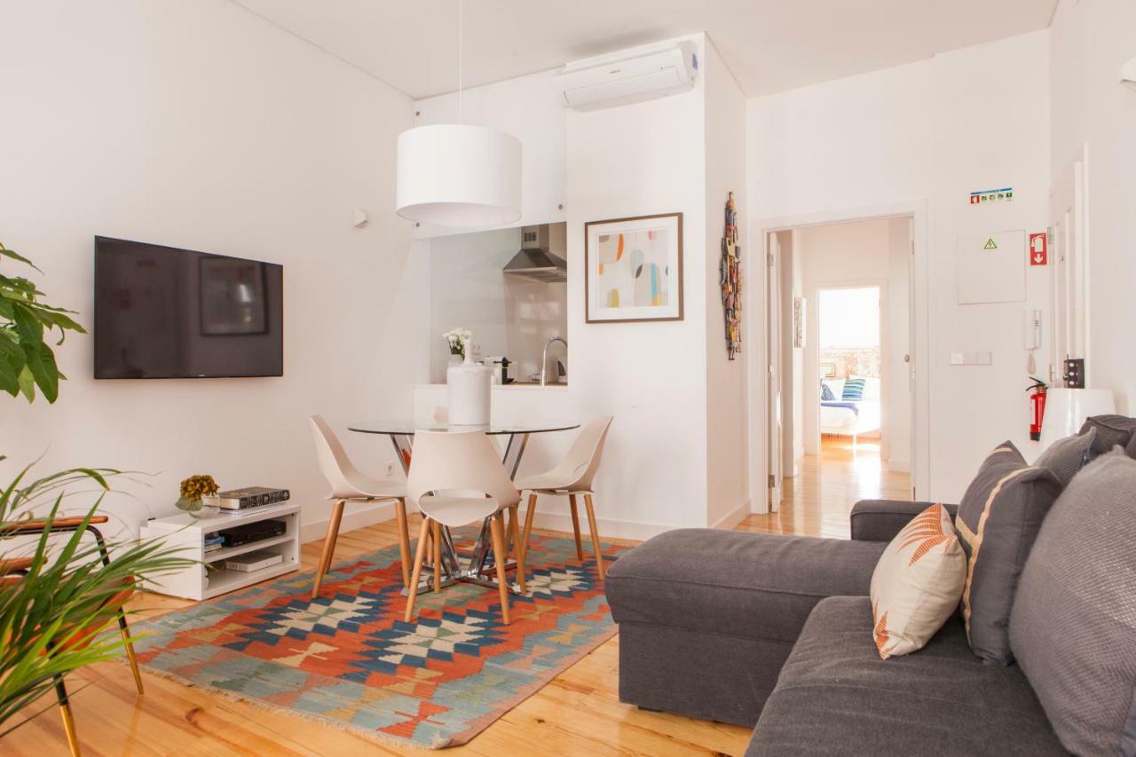 Cozy 1St Floor Flat Central Chiado District With Balconies And Ac 19Th Century Building Lisboa Kültér fotó