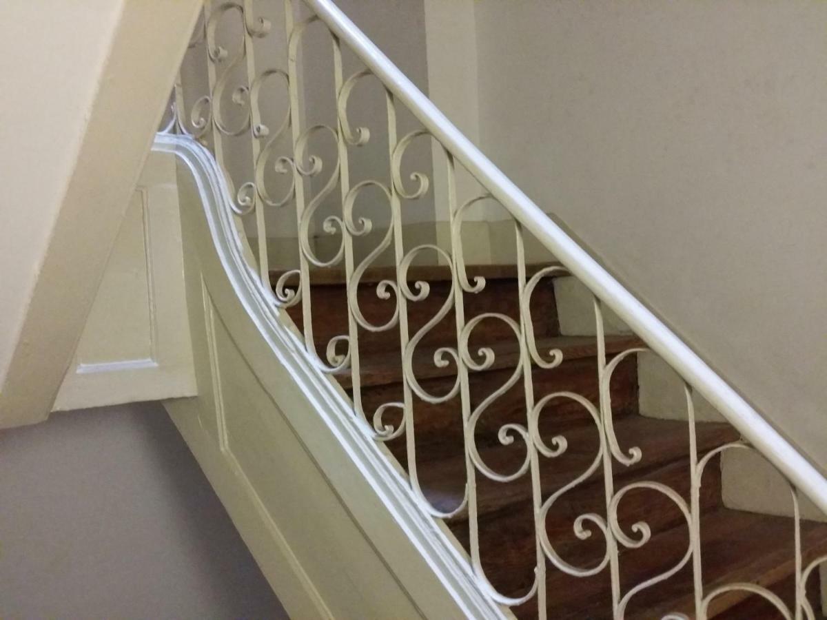 Cozy 1St Floor Flat Central Chiado District With Balconies And Ac 19Th Century Building Lisboa Kültér fotó