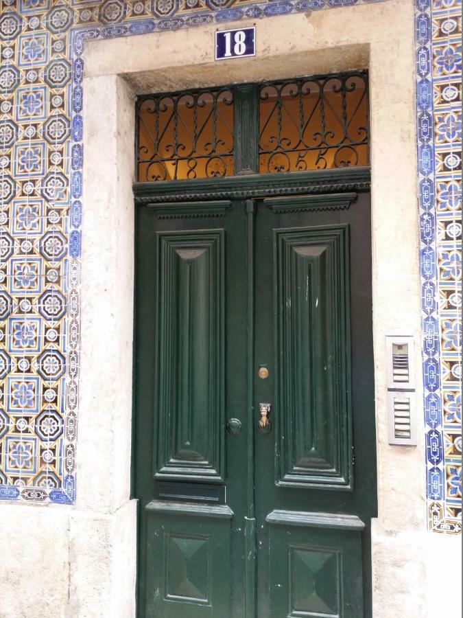 Cozy 1St Floor Flat Central Chiado District With Balconies And Ac 19Th Century Building Lisboa Kültér fotó