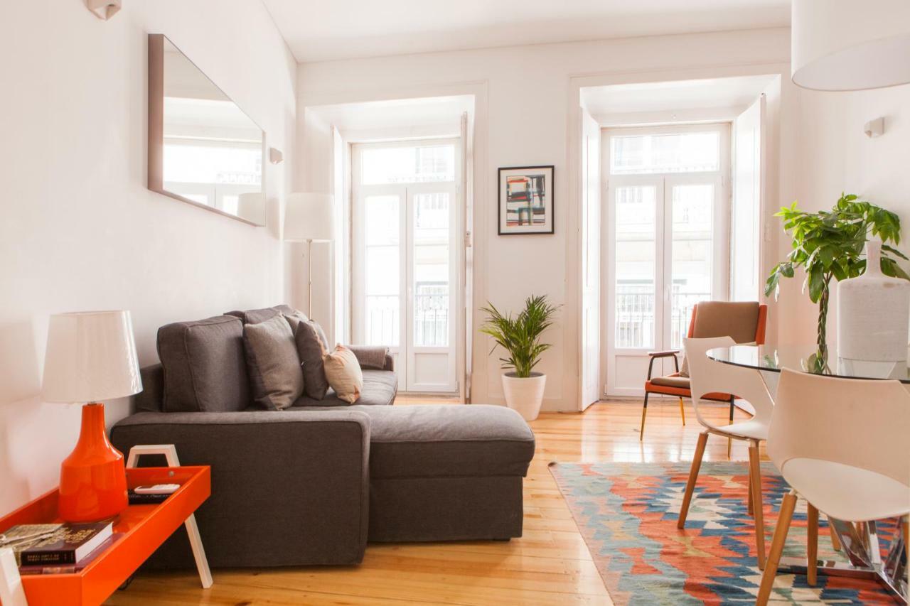 Cozy 1St Floor Flat Central Chiado District With Balconies And Ac 19Th Century Building Lisboa Kültér fotó