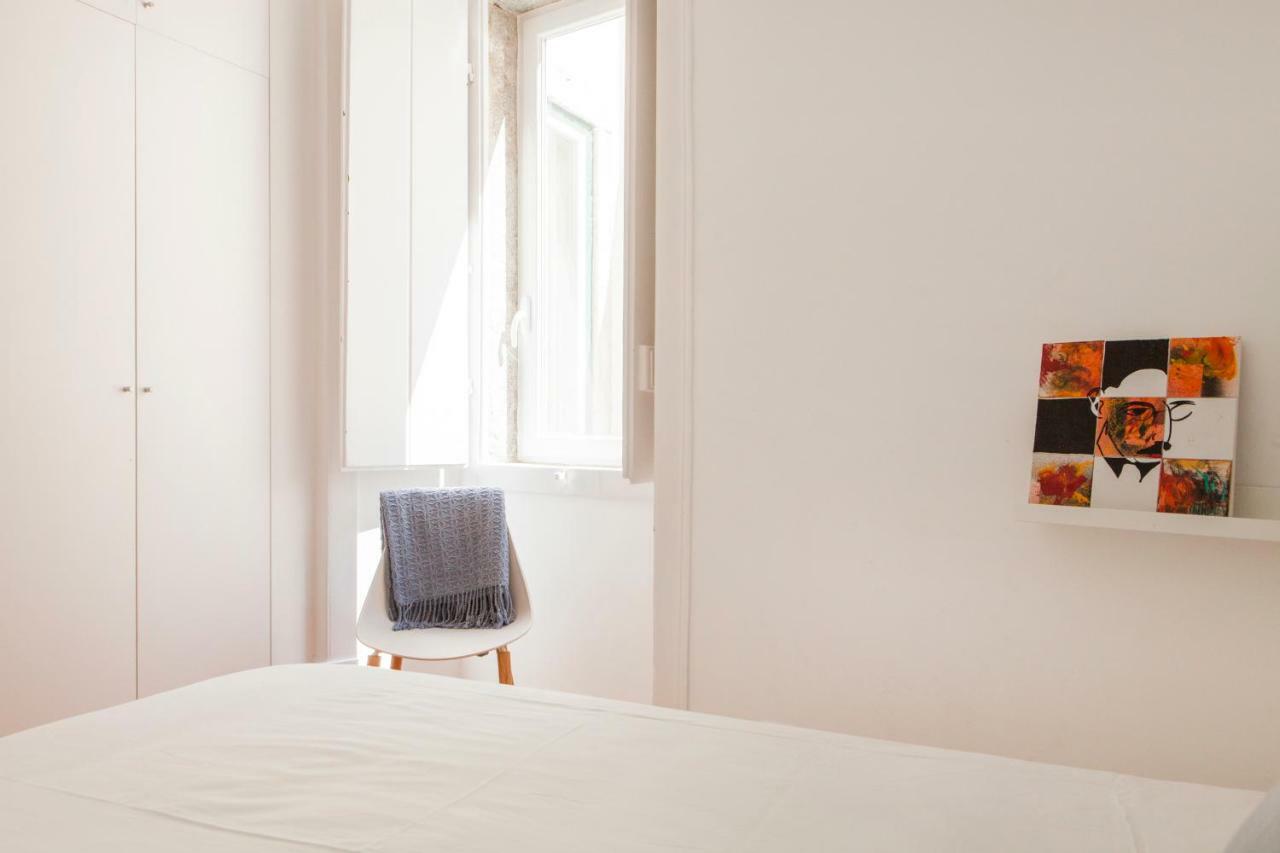 Cozy 1St Floor Flat Central Chiado District With Balconies And Ac 19Th Century Building Lisboa Kültér fotó