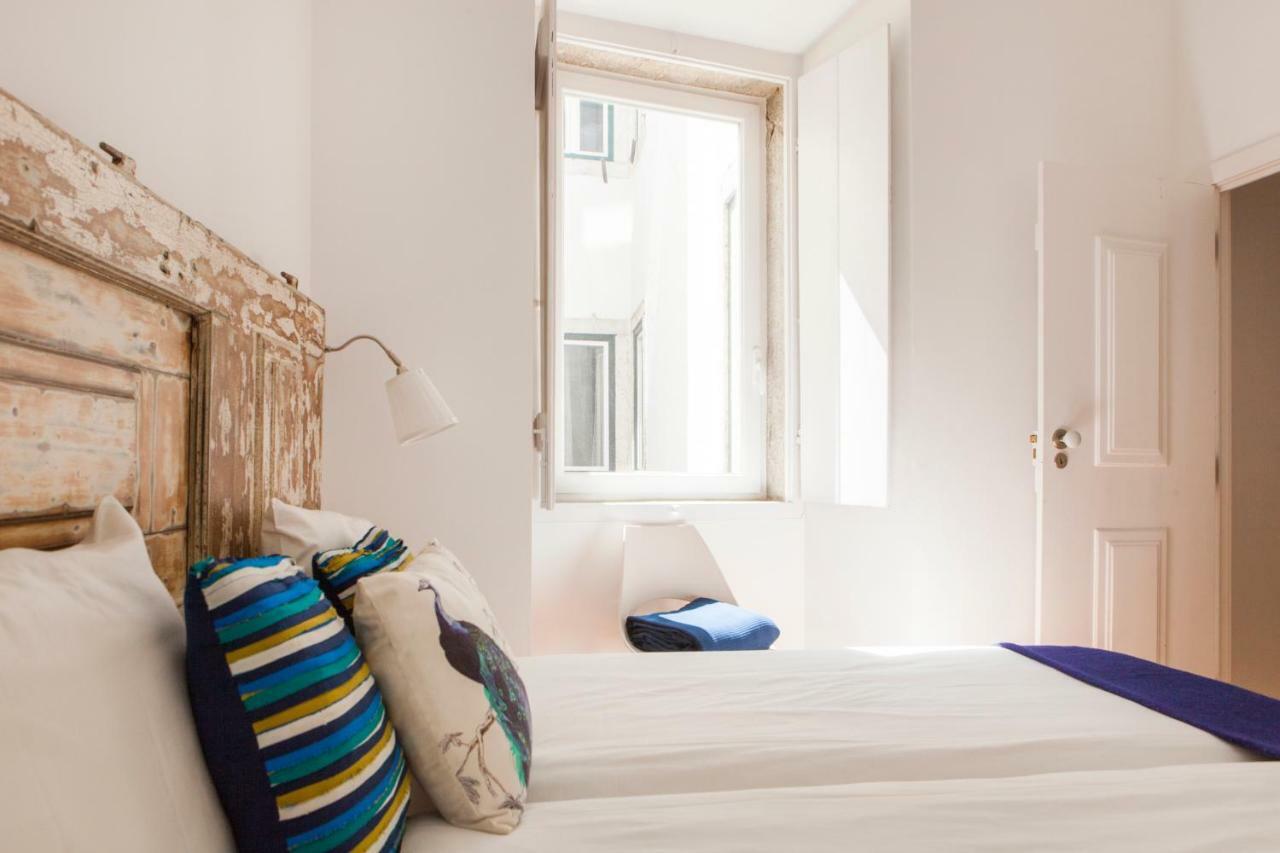 Cozy 1St Floor Flat Central Chiado District With Balconies And Ac 19Th Century Building Lisboa Kültér fotó